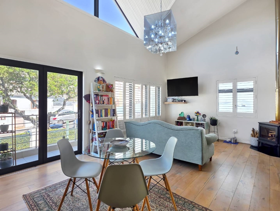 2 Bedroom Property for Sale in Vredehoek Western Cape